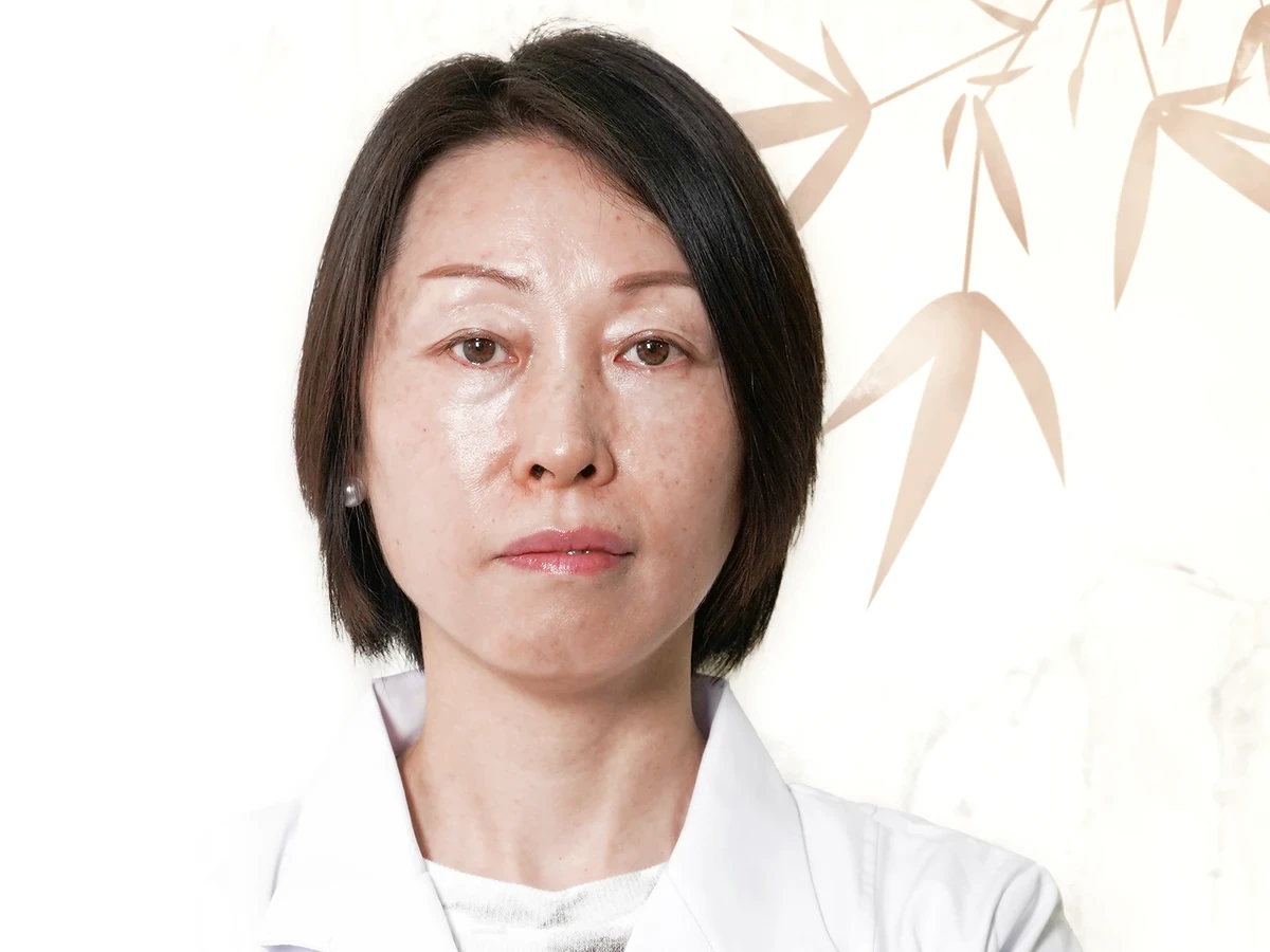 Wu Xiaoling, Chief Physician